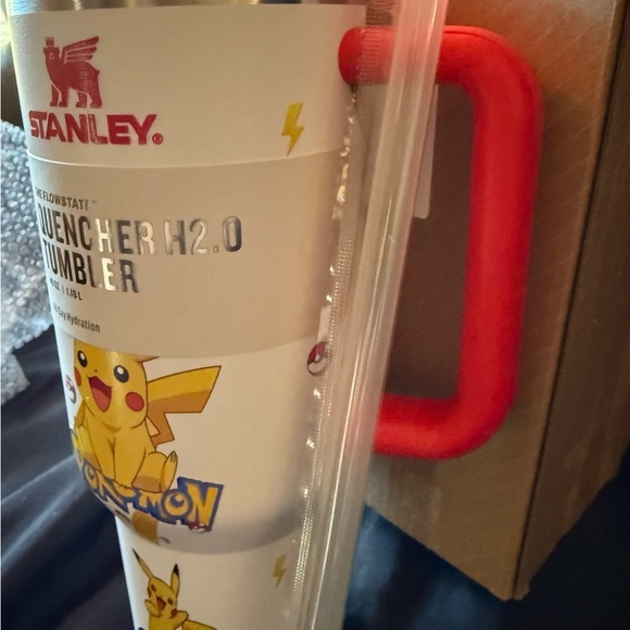 New Stanley Pokemon 40oz white and red Quencher Tumbler Pikachu - Picture 4 of 7